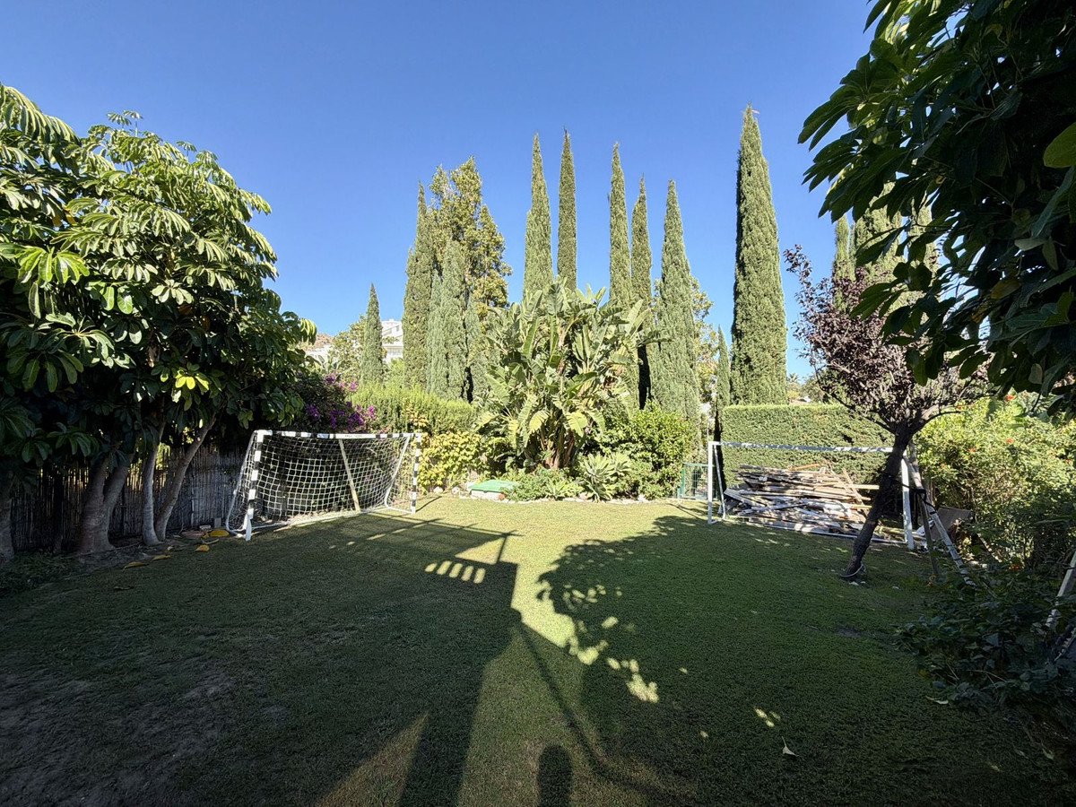 4 Bed Semi-Detached House in Benalmadena