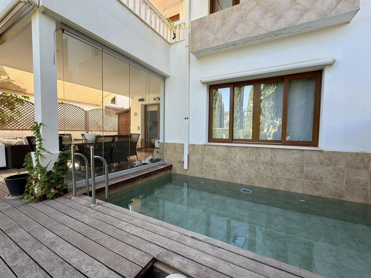 4 Bed Semi-Detached House in Benalmadena