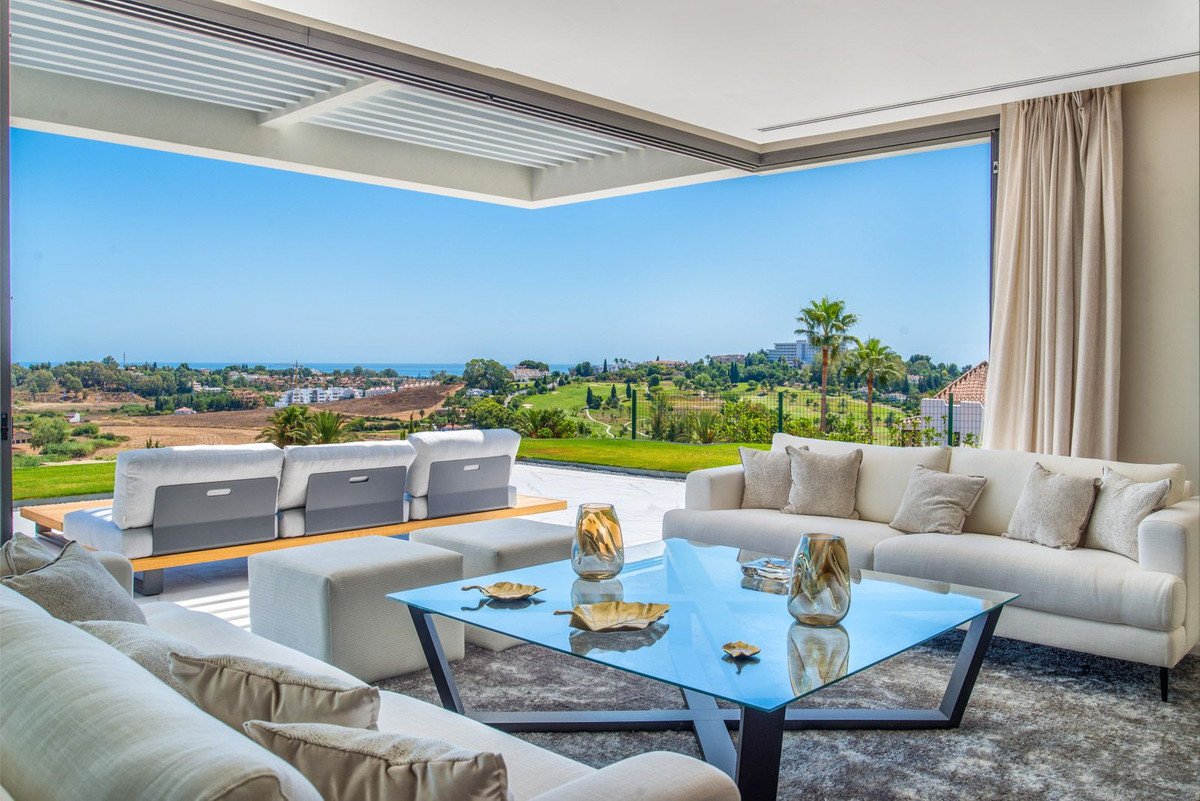 3 Bed Ground Floor Apartment in El Paraiso