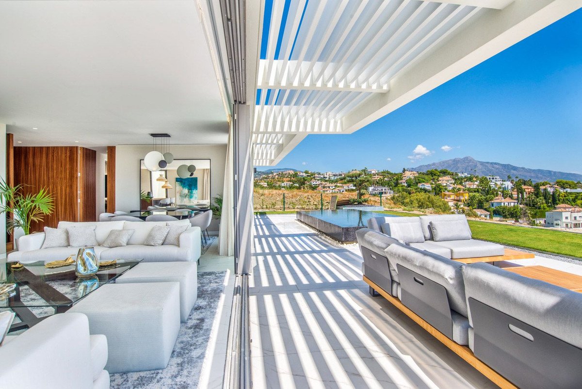 3 Bed Ground Floor Apartment in El Paraiso
