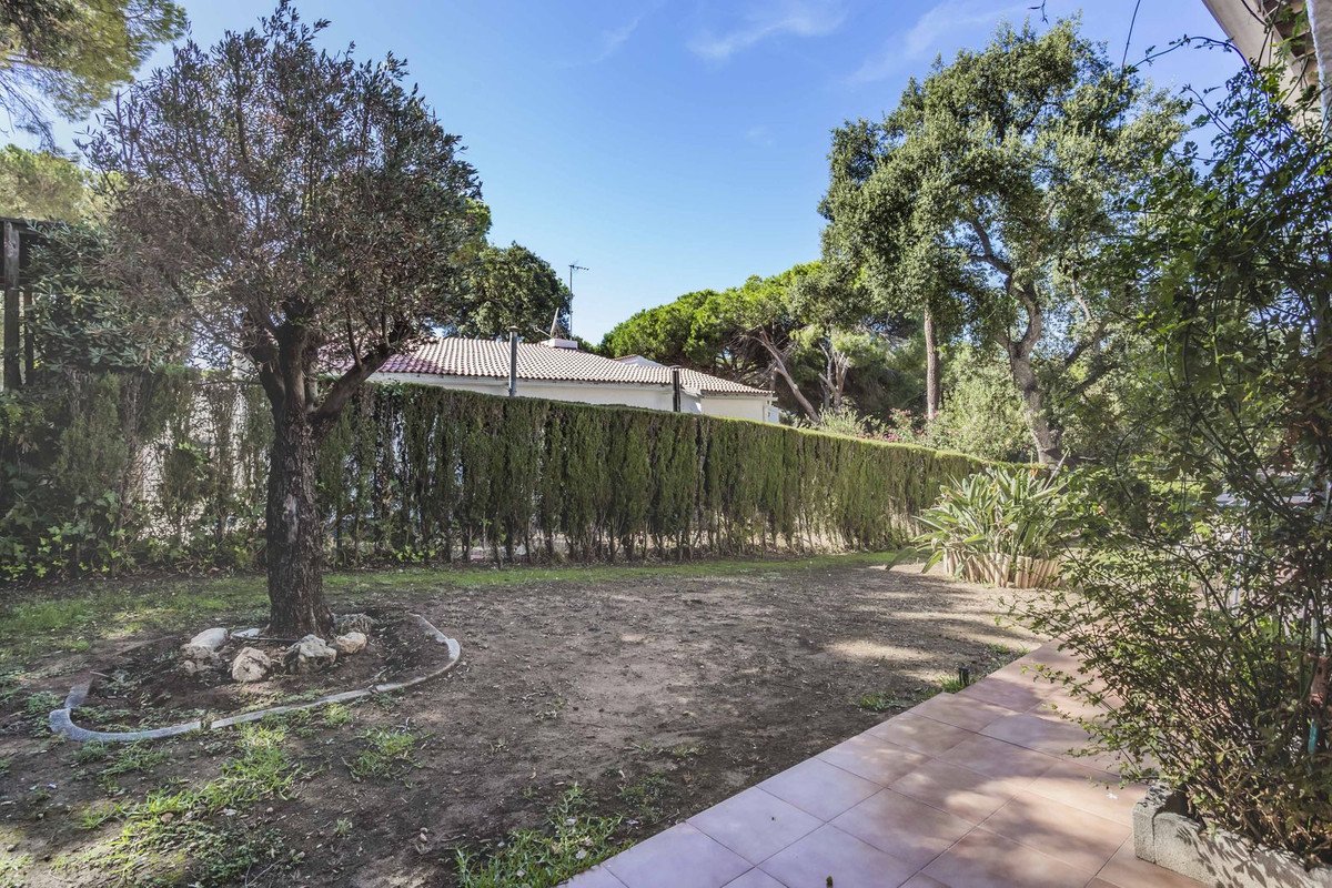 6 Bed Detached Villa in Elviria