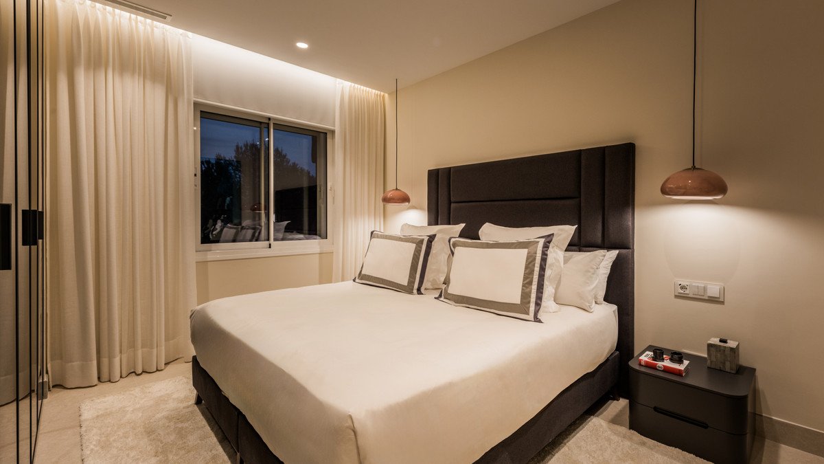 3 Bed Middle Floor Apartment in Estepona