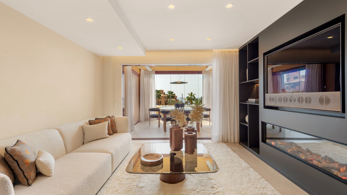 3 Bed Middle Floor Apartment in Estepona