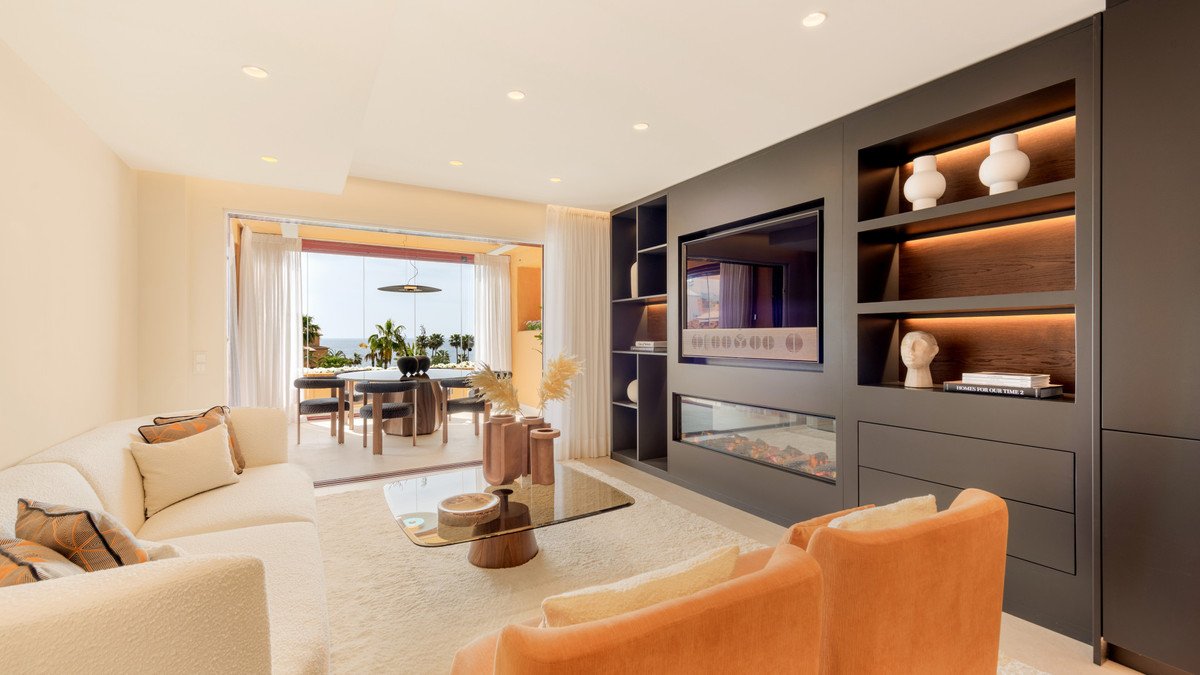 3 Bed Middle Floor Apartment in Estepona