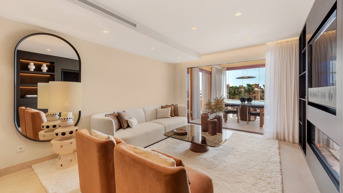 3 Bed Middle Floor Apartment in Estepona