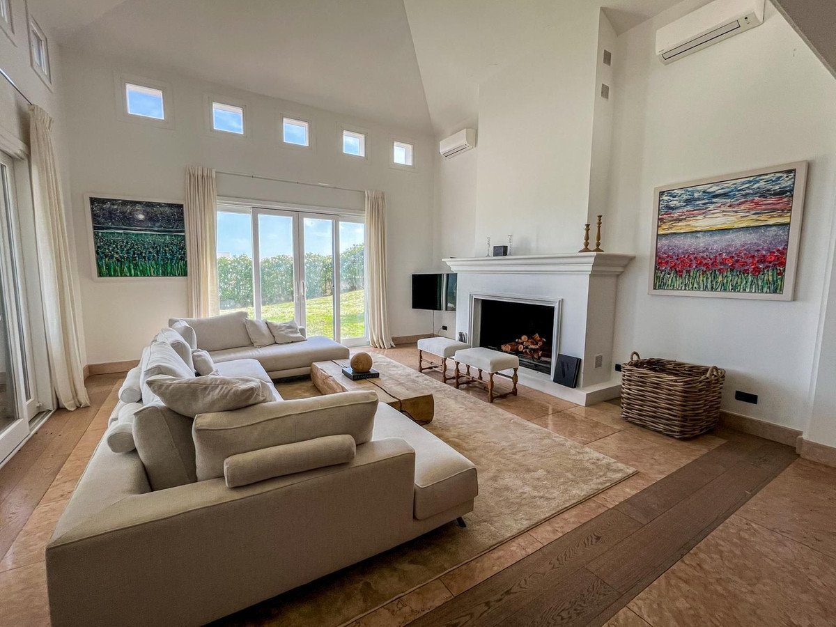 5 Bed Detached Villa in Sotogrande