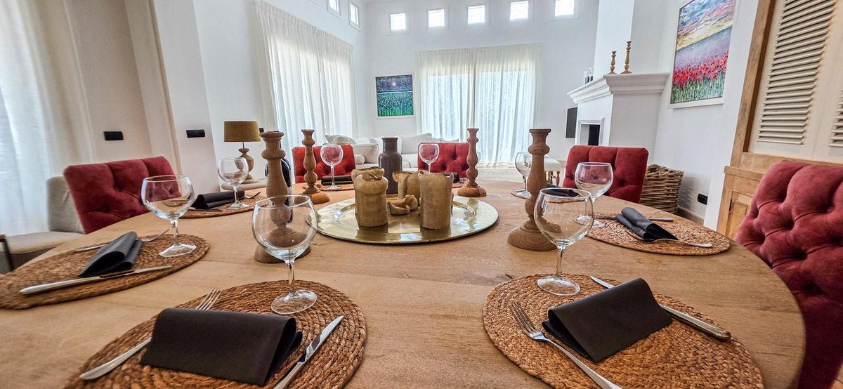 5 Bed Detached Villa in Sotogrande