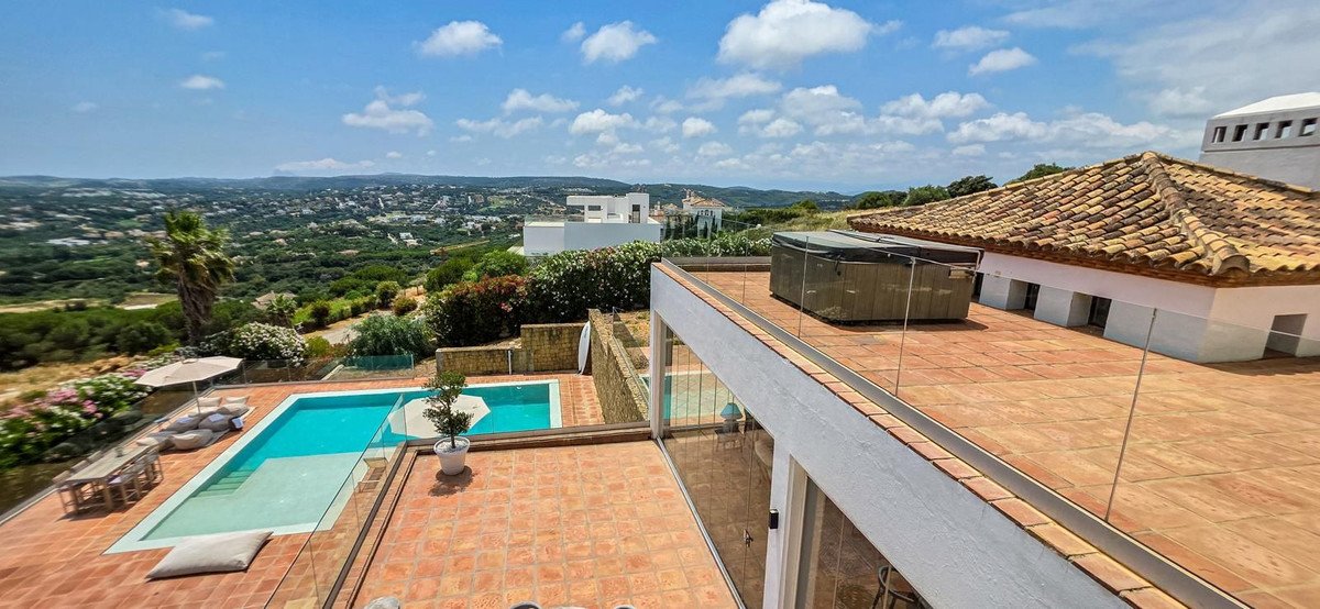 5 Bed Detached Villa in Sotogrande