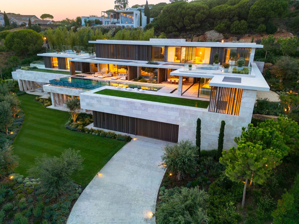 5 Bed Detached Villa in Sotogrande Alto