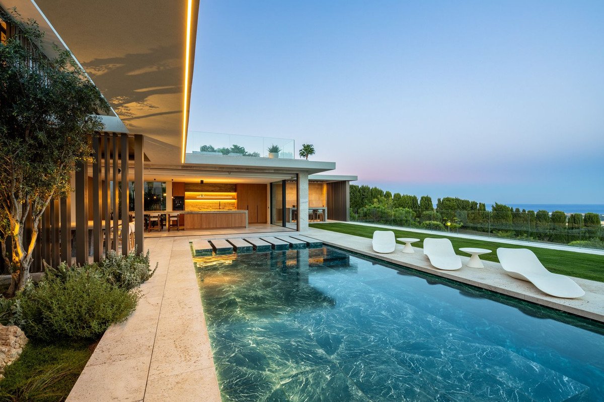 5 Bed Detached Villa in Sotogrande Alto