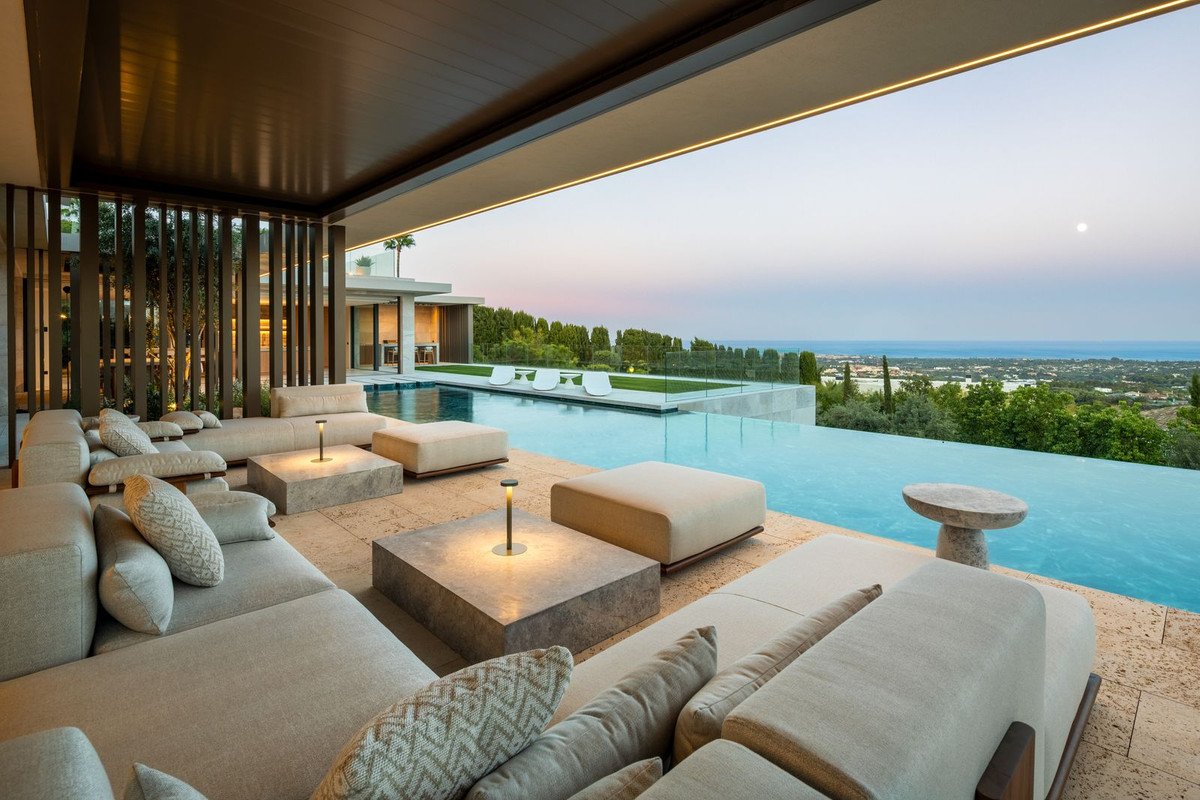 5 Bed Detached Villa in Sotogrande Alto