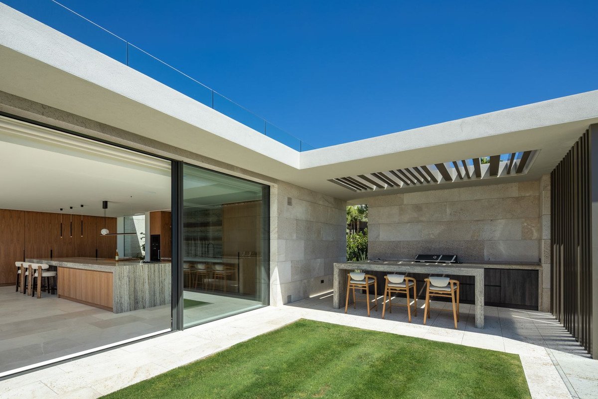 5 Bed Detached Villa in Sotogrande Alto