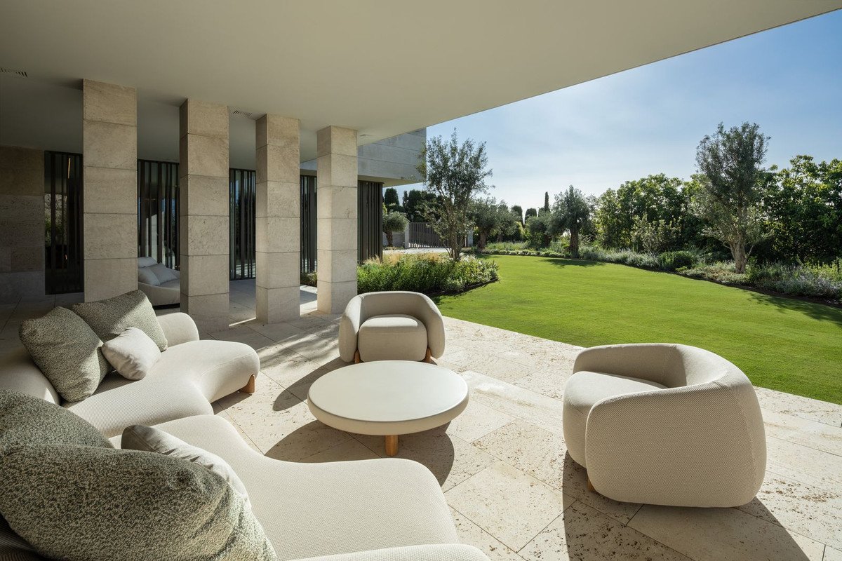 5 Bed Detached Villa in Sotogrande Alto