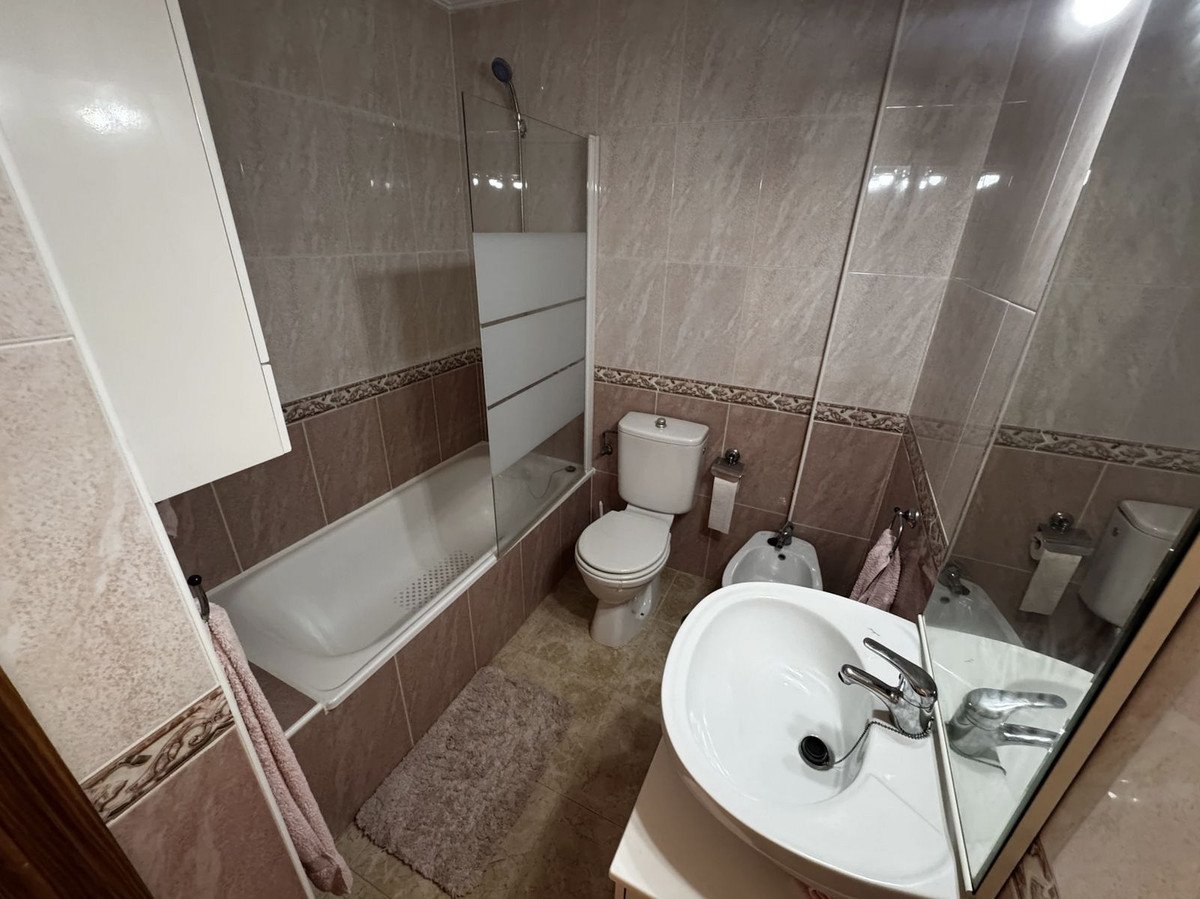 2 Bed Middle Floor Apartment in Villamartin