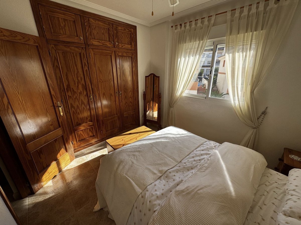 2 Bed Middle Floor Apartment in Villamartin