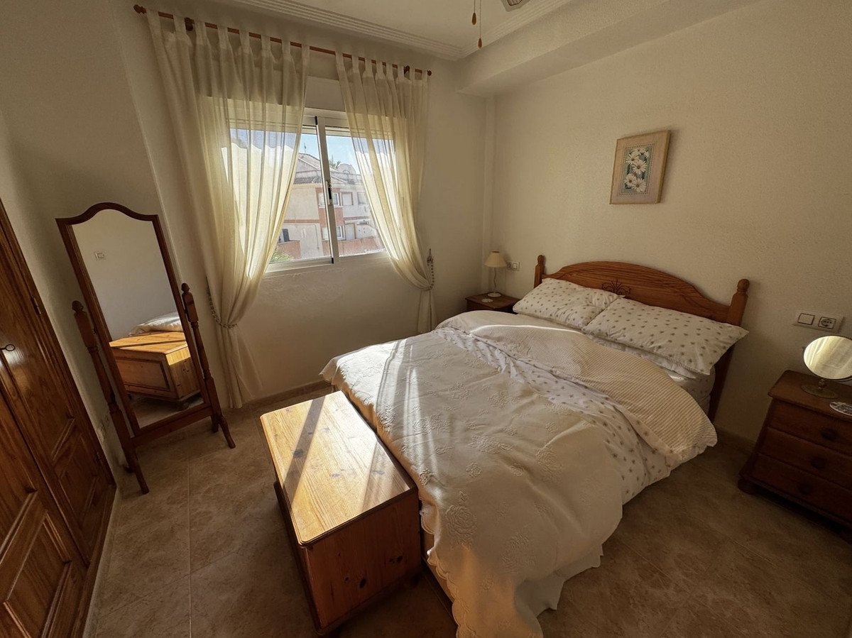 2 Bed Middle Floor Apartment in Villamartin