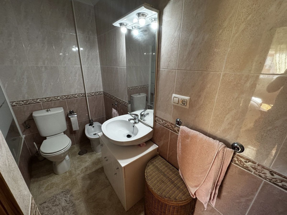 2 Bed Middle Floor Apartment in Villamartin