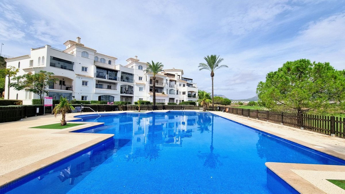 2 Bed Middle Floor Apartment in Hacienda Riquelme