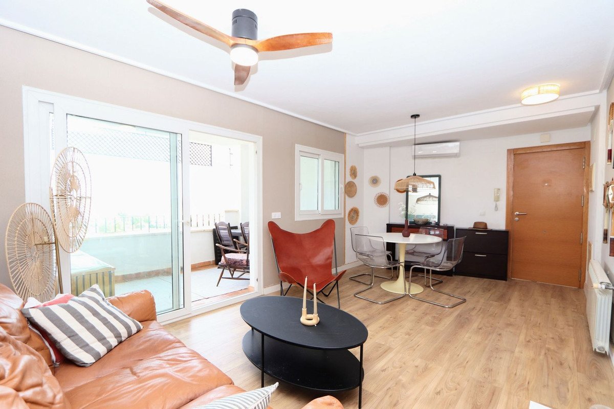 2 Bed Middle Floor Apartment in Hacienda Riquelme