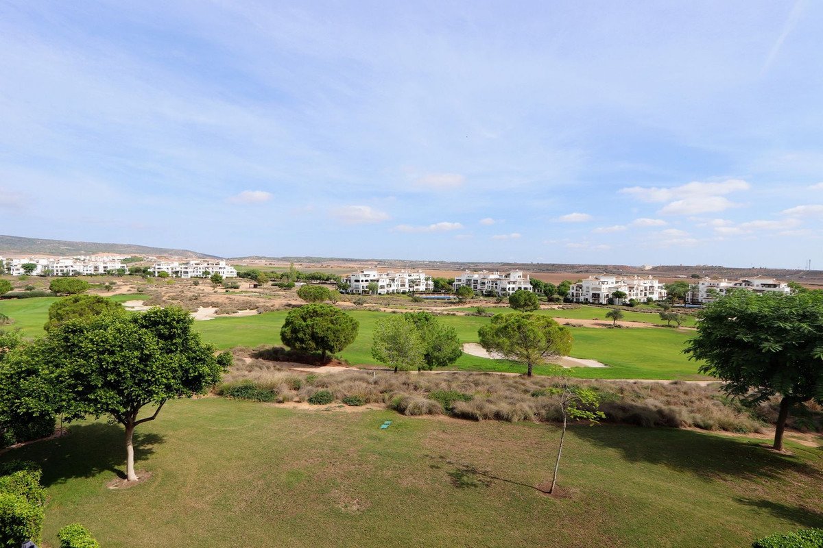 2 Bed Middle Floor Apartment in Hacienda Riquelme
