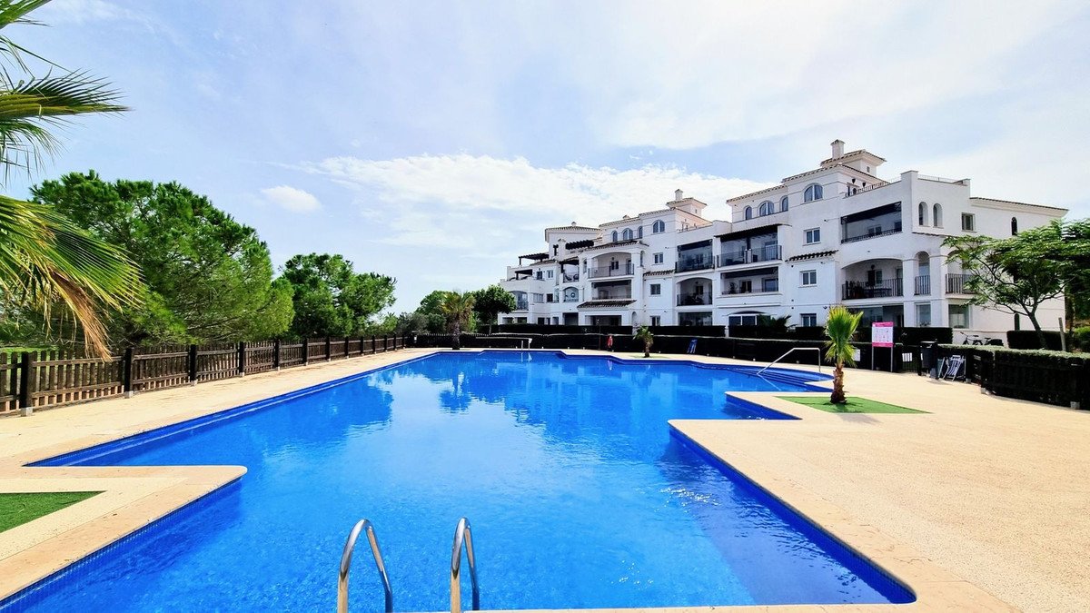 2 Bed Middle Floor Apartment in Hacienda Riquelme