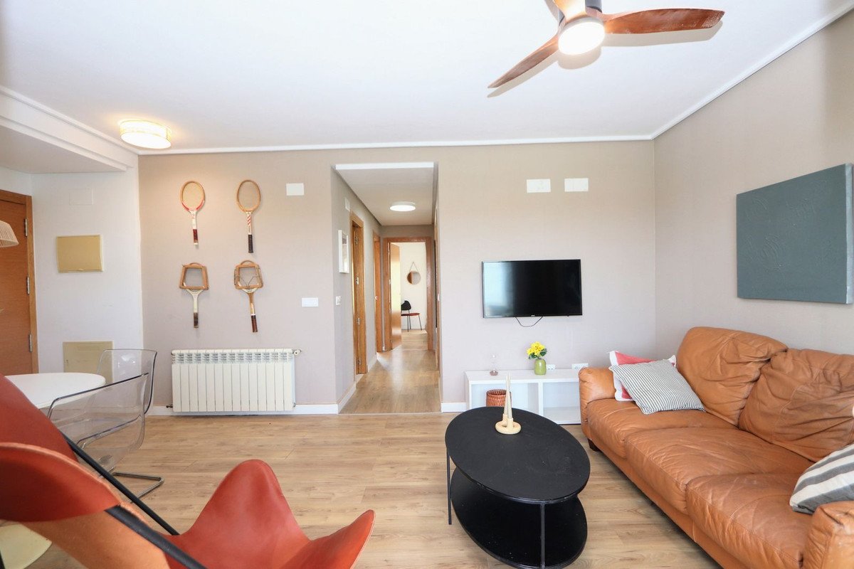 2 Bed Middle Floor Apartment in Hacienda Riquelme