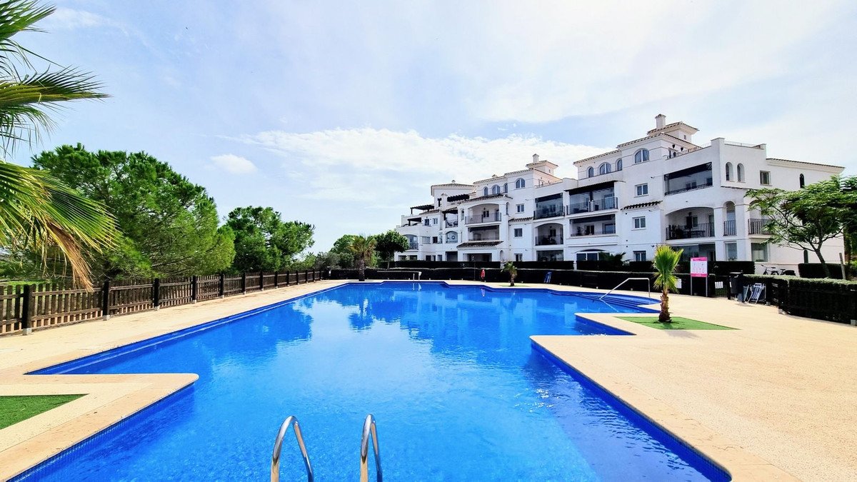 2 Bed Middle Floor Apartment in Hacienda Riquelme