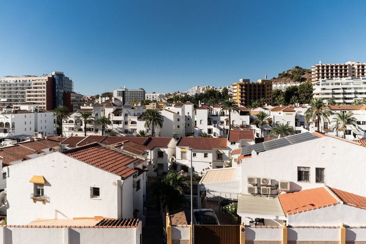 1 Bed Top Floor Apartment in Benalmadena Costa