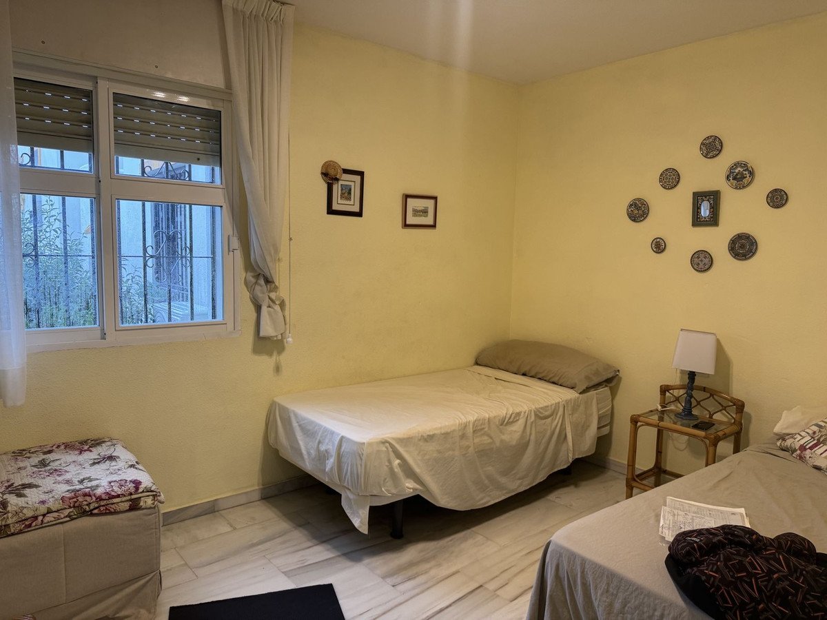 2 Bed Middle Floor Apartment in Benalmadena Costa