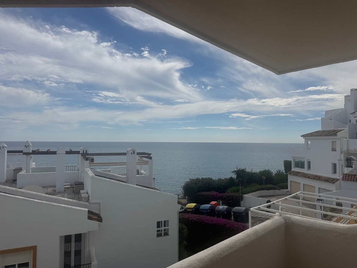 2 Bed Middle Floor Apartment in Benalmadena Costa