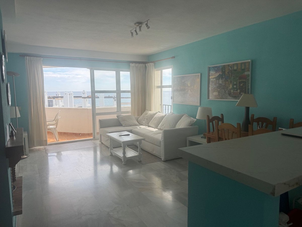 2 Bed Middle Floor Apartment in Benalmadena Costa