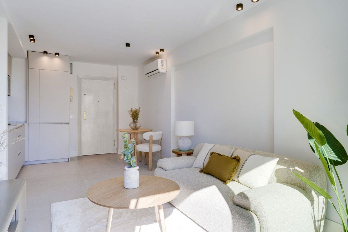 1 Bed Middle Floor Apartment in Marbella
