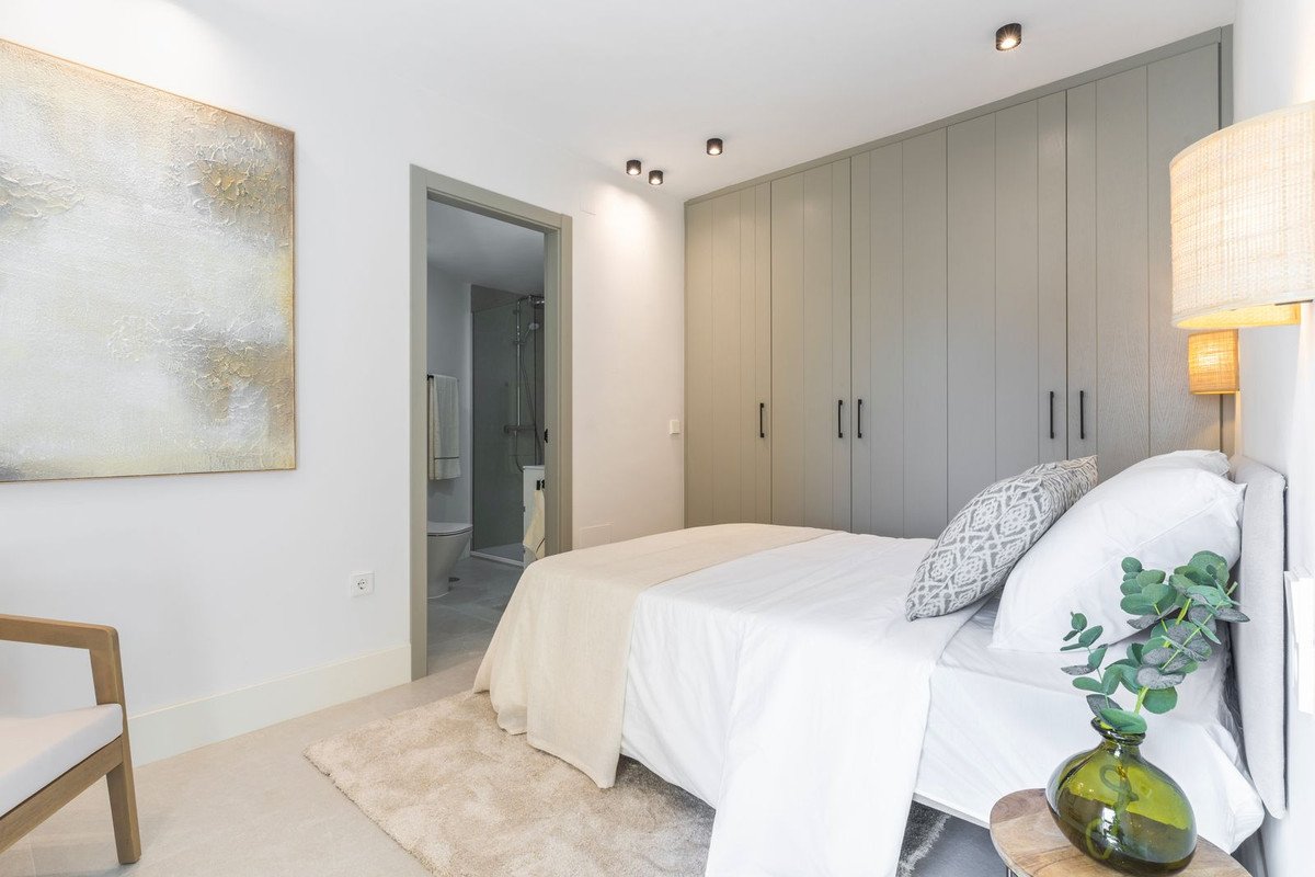 1 Bed Middle Floor Apartment in Marbella