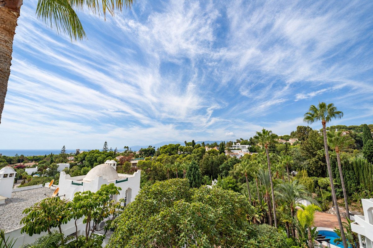 2 Bed Penthouse in Reserva de Marbella