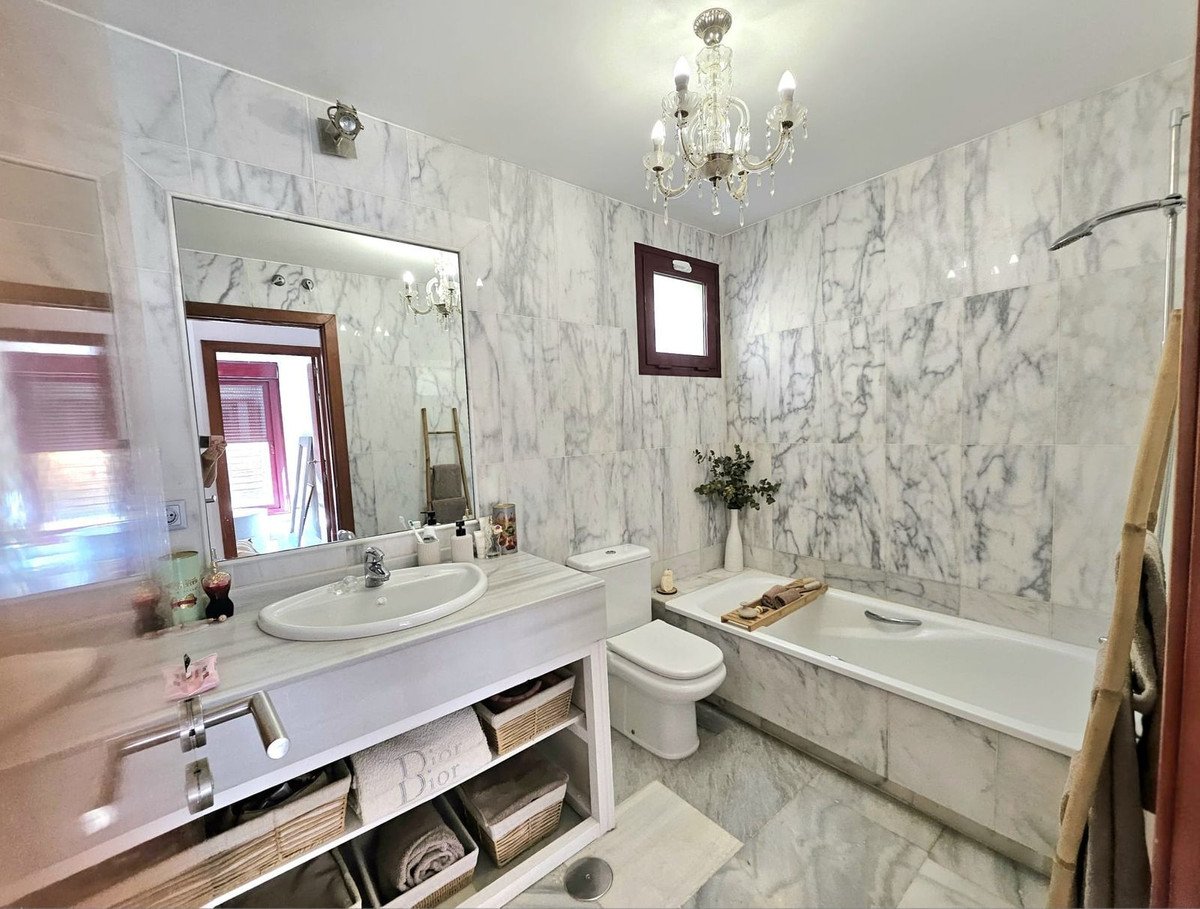 3 Bed Detached Villa in Benahavís