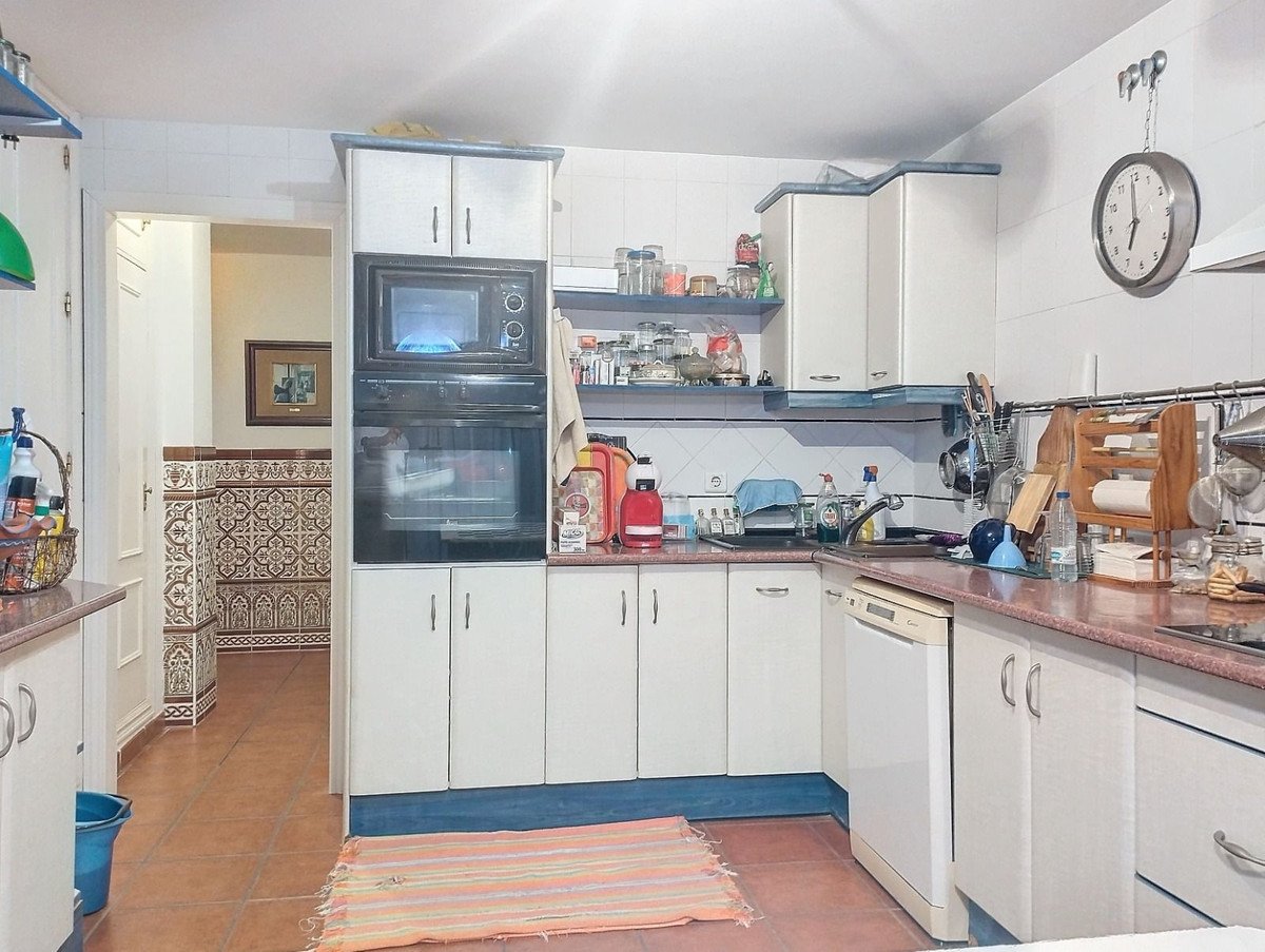 5 Bed Semi-Detached House in Sierrezuela