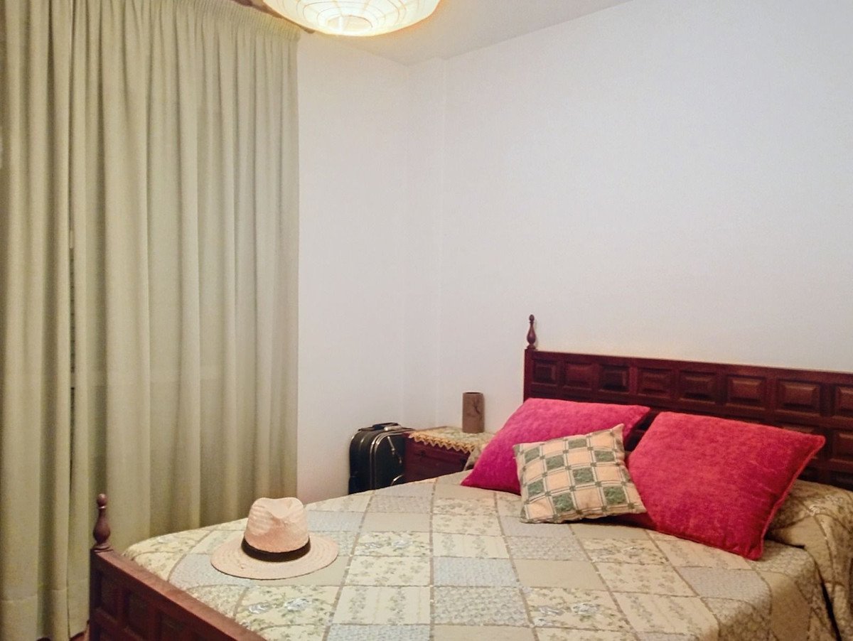 5 Bed Semi-Detached House in Sierrezuela