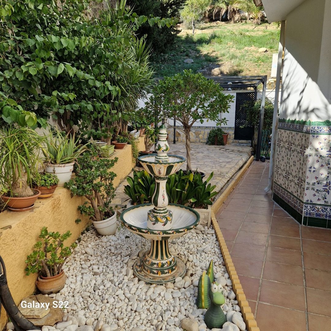 5 Bed Semi-Detached House in Sierrezuela