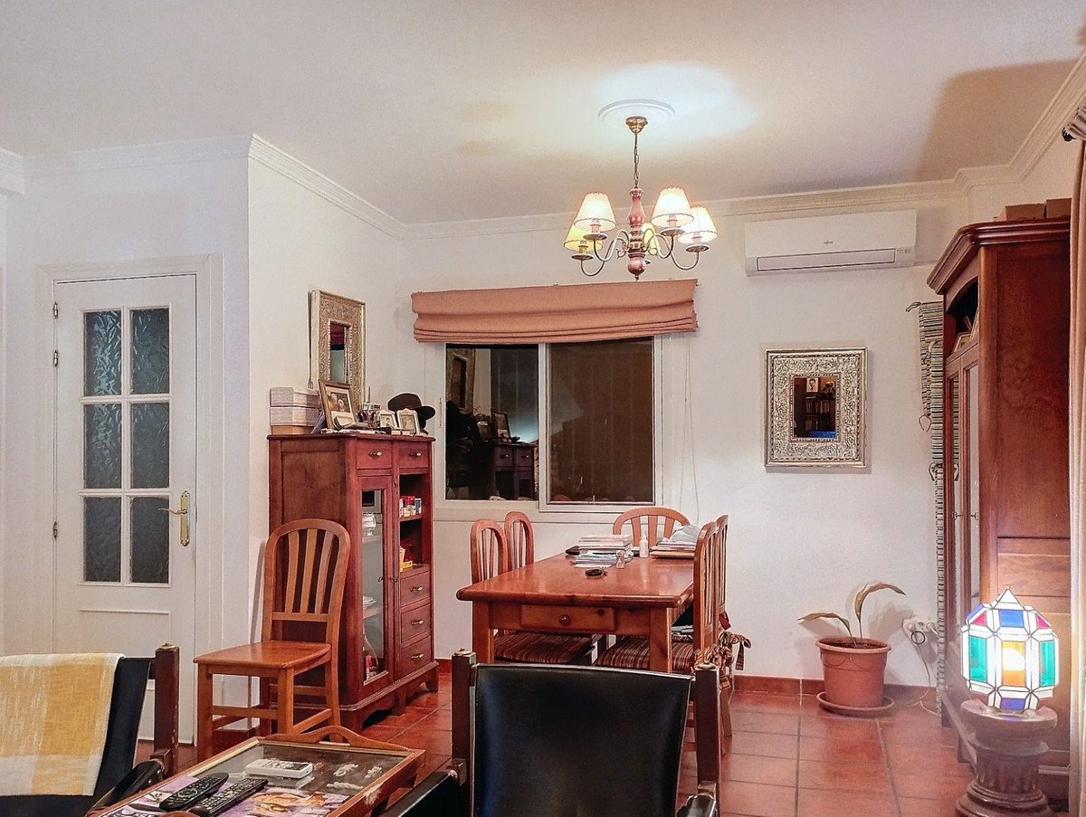 5 Bed Semi-Detached House in Sierrezuela