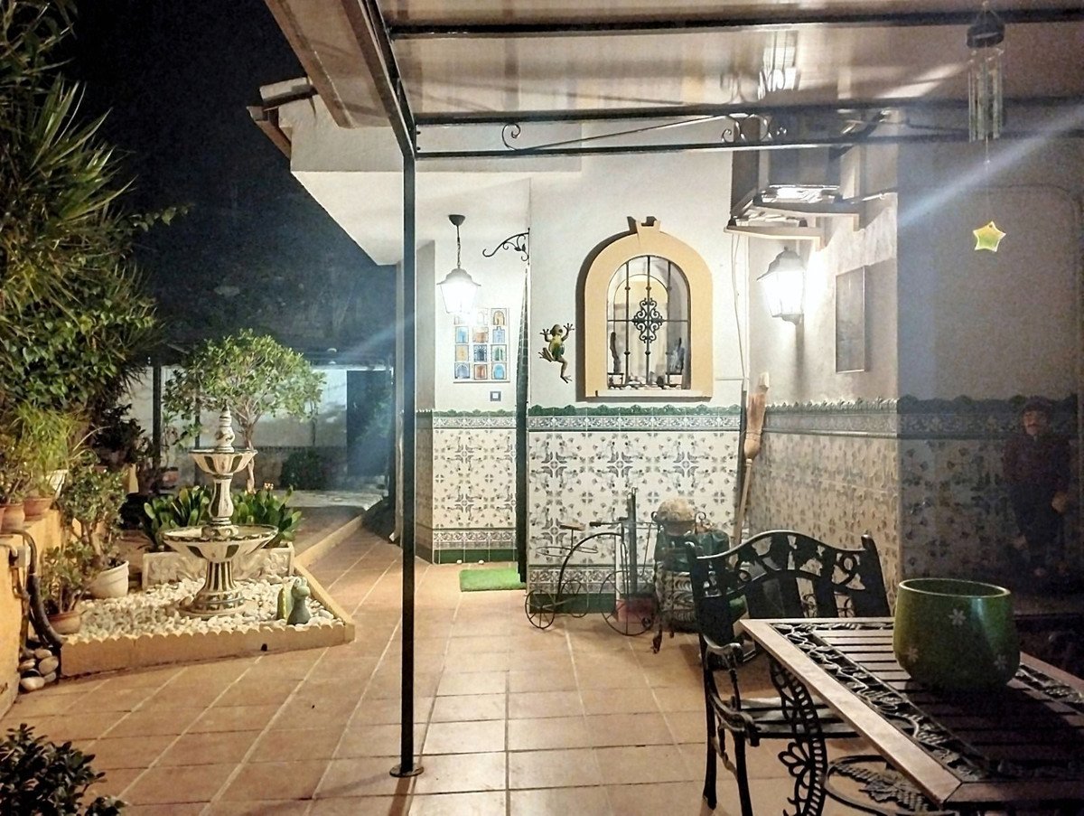 5 Bed Semi-Detached House in Sierrezuela