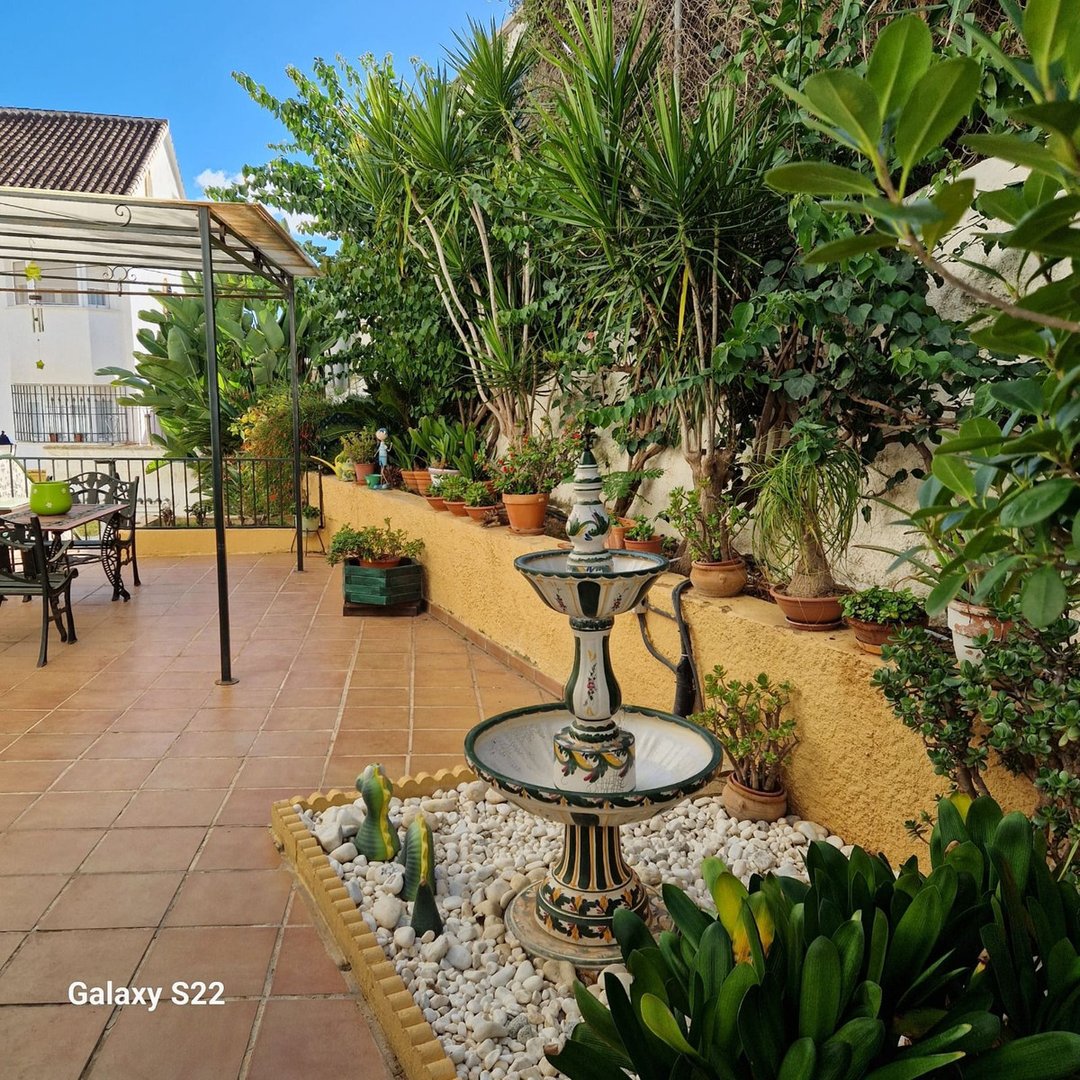 5 Bed Semi-Detached House in Sierrezuela