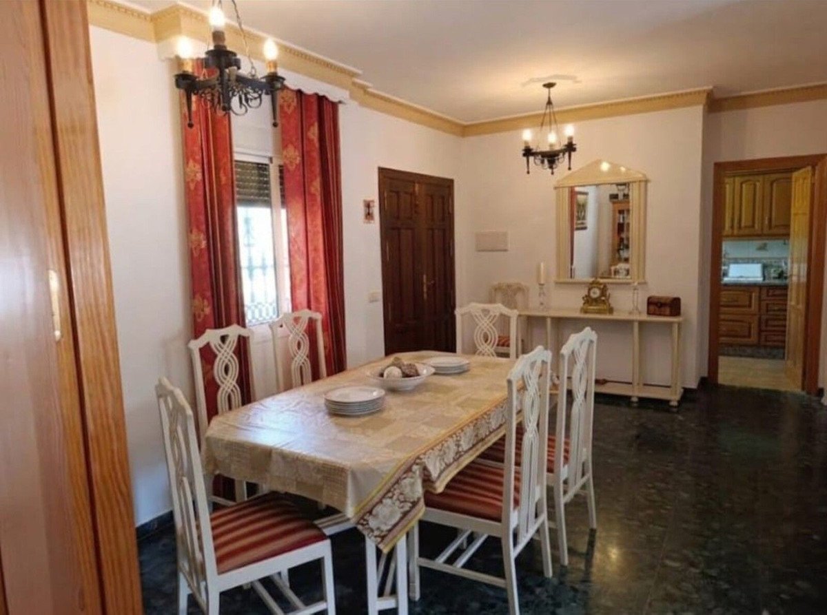 4 Bed Detached Villa in Ojén