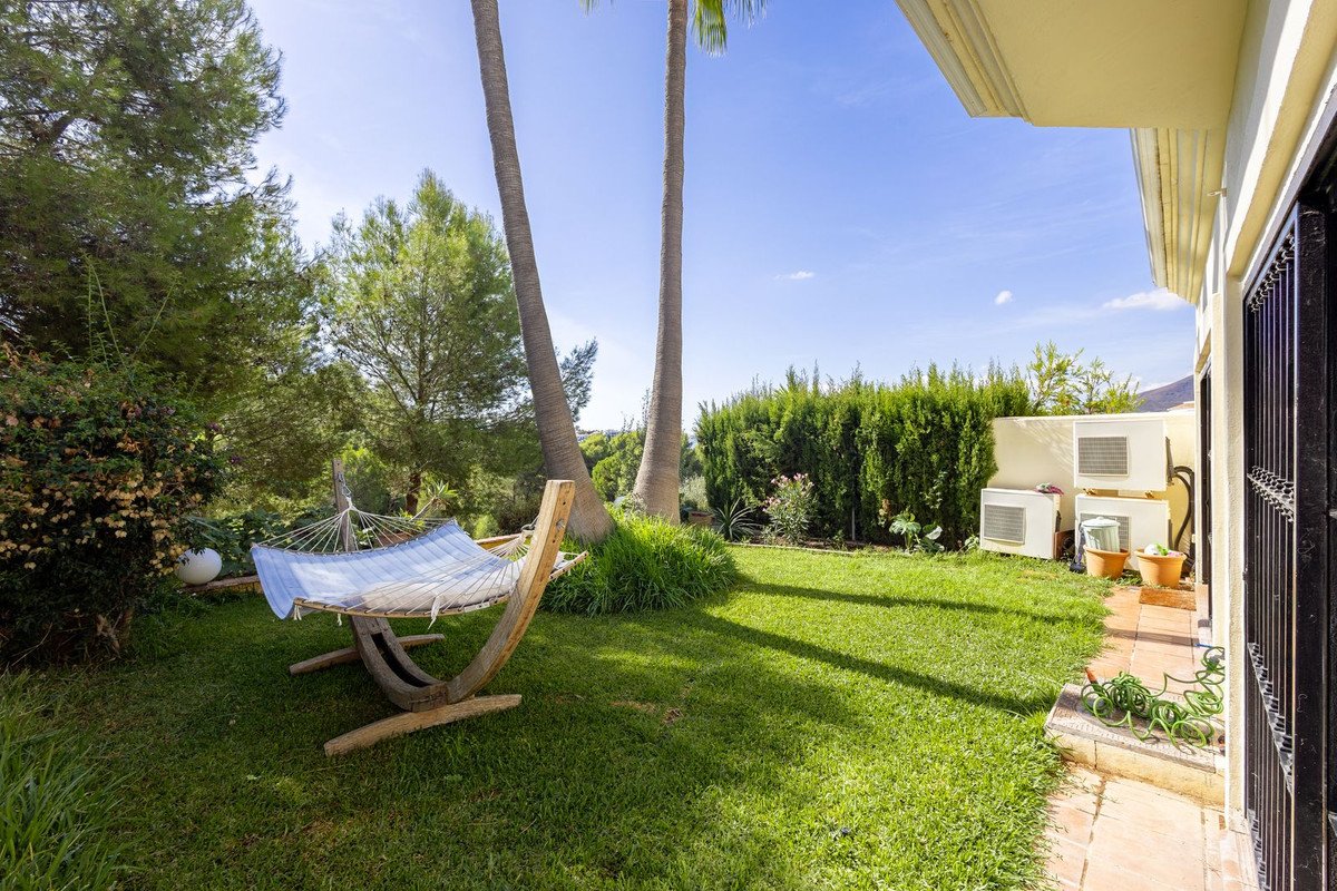 4 Bed Semi-Detached House in Alhaurin Golf