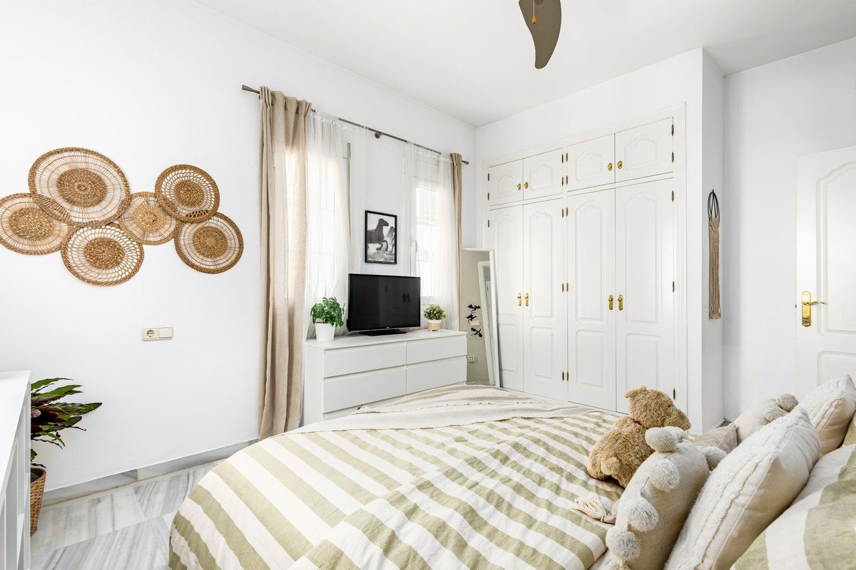 4 Bed Semi-Detached House in Alhaurin Golf