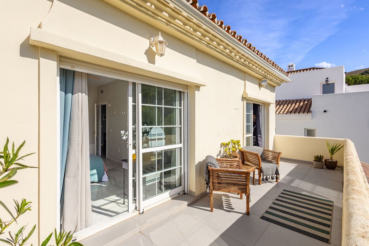 4 Bed Semi-Detached House in Alhaurin Golf