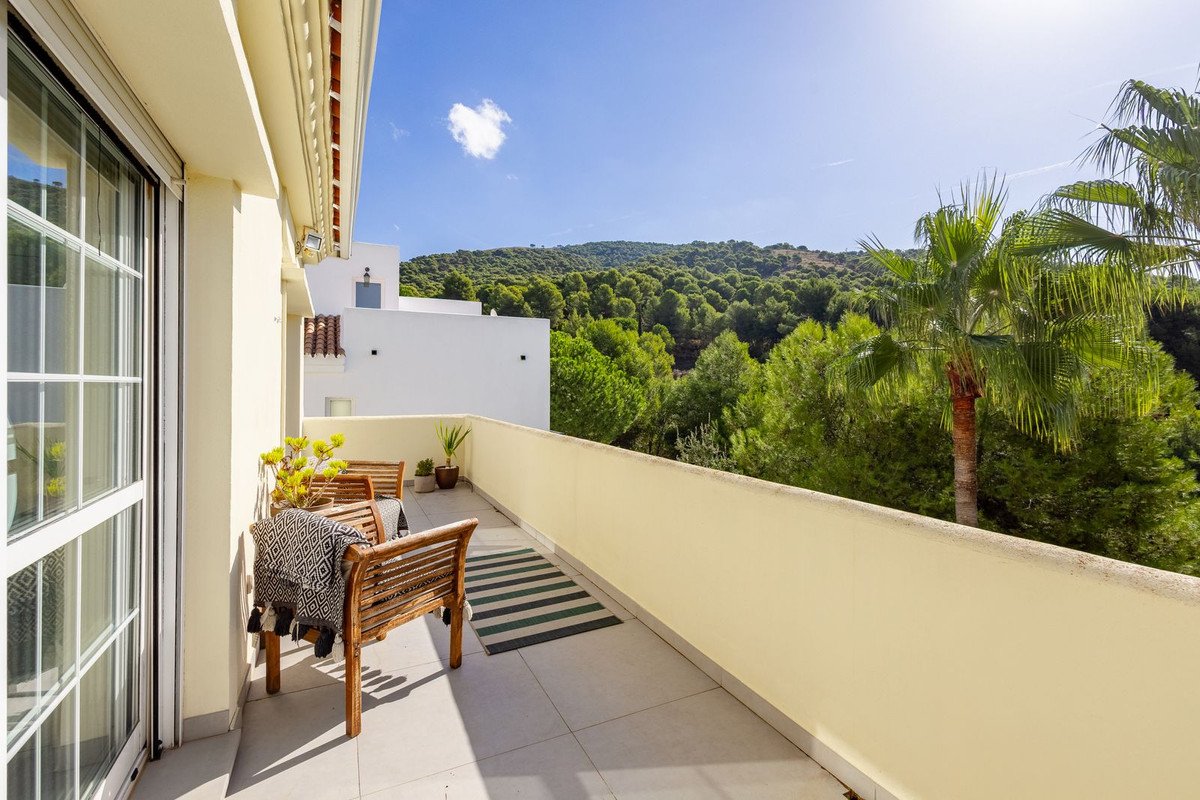 4 Bed Semi-Detached House in Alhaurin Golf