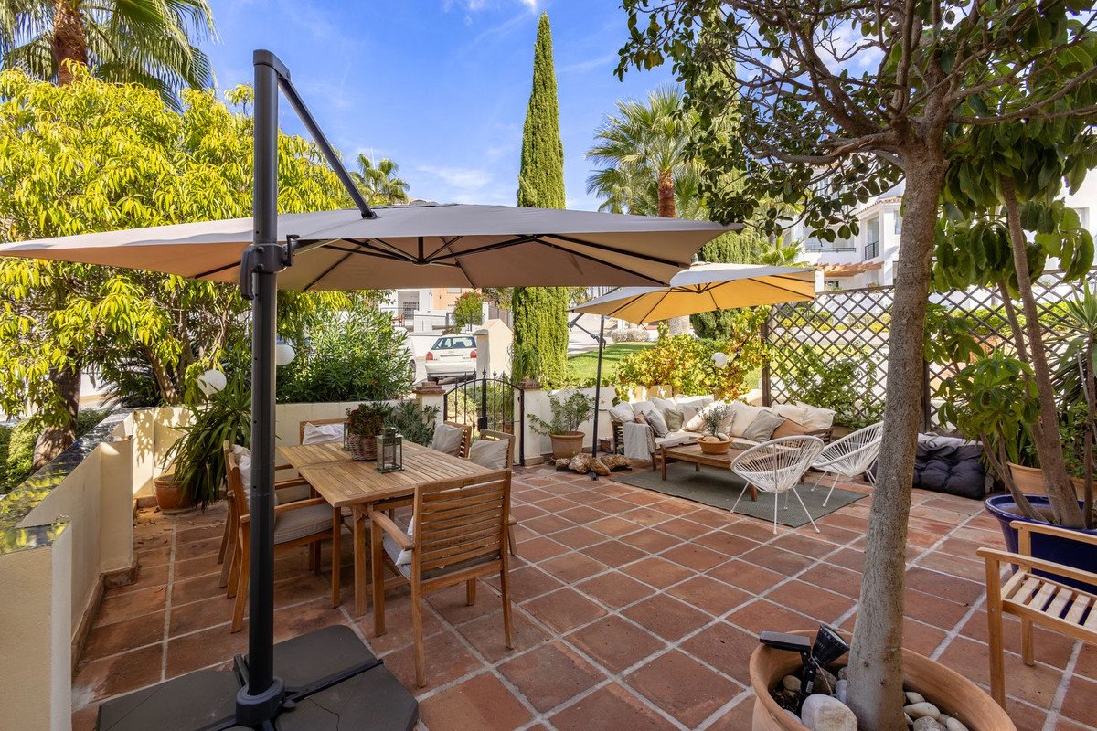 4 Bed Semi-Detached House in Alhaurin Golf