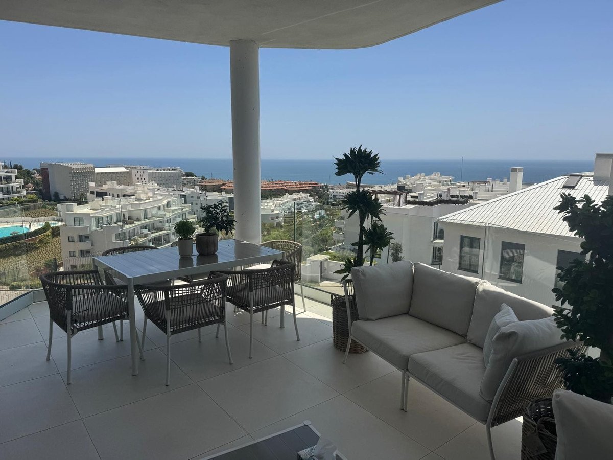 3 Bed Middle Floor Apartment in Fuengirola