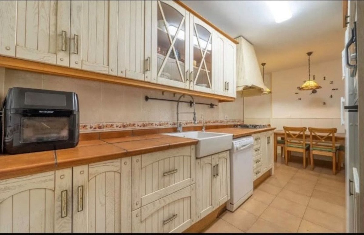 3 Bed Ground Floor Apartment in Las Lagunas