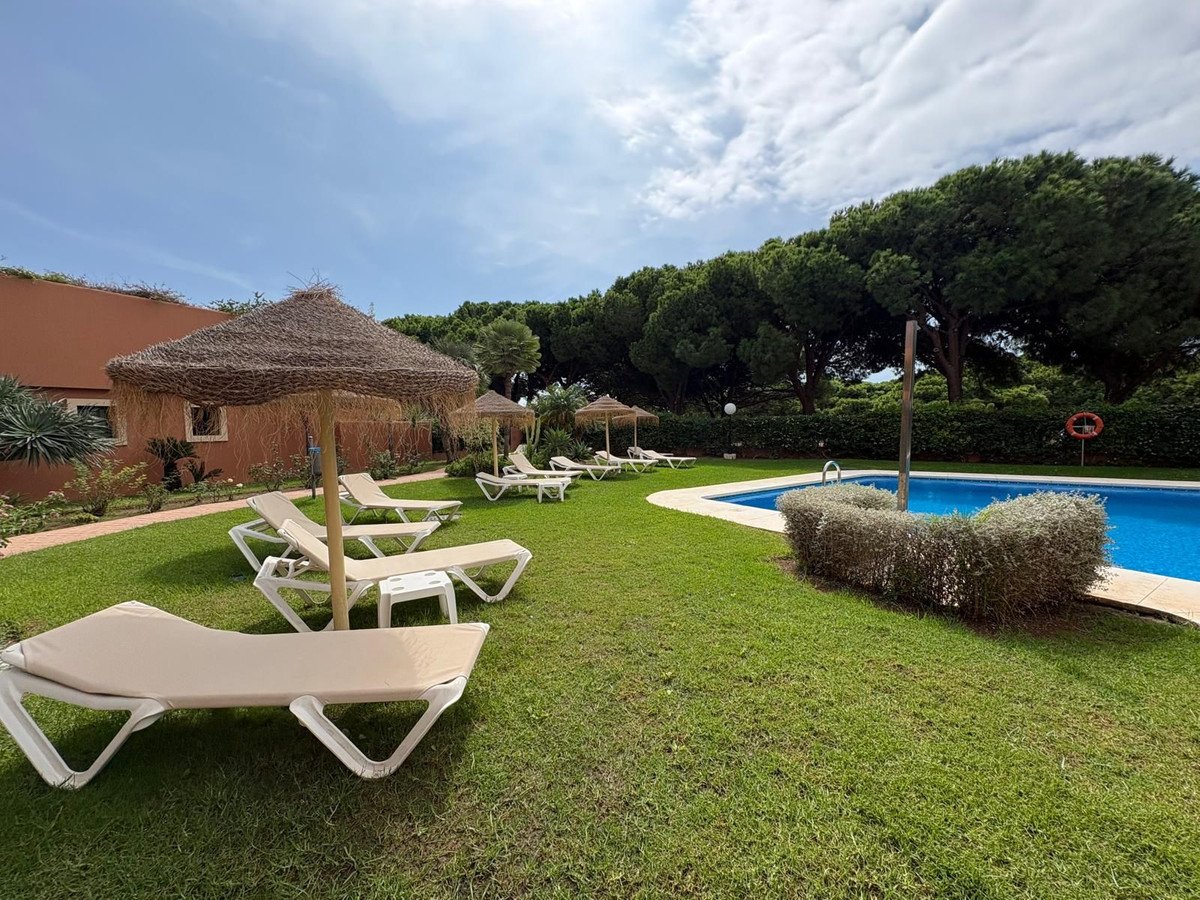 2 Bed Middle Floor Apartment in Cabopino